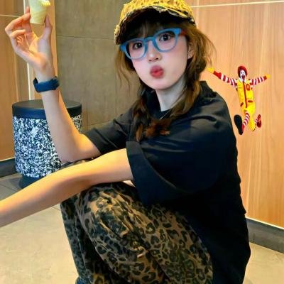 女恶魔人封面